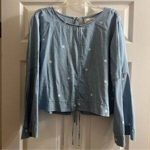 Chambray polka dot shirt with flair sleeves and ties in back